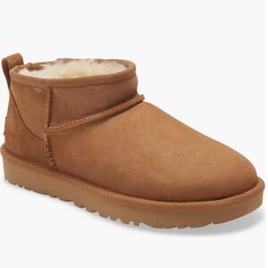 UGG Chestnut, size 7